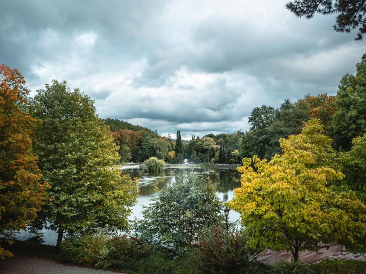 Apartament Przy Stawie Zdrojowym Kudowa-Zdrój Buitenkant foto
